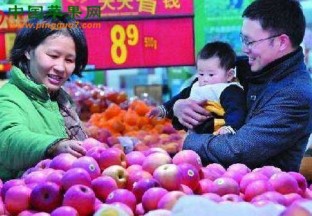 浙江金华：节前水果销售迎高峰 ()