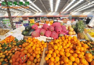 广东东莞：春节临近水果价格不升反降 ()