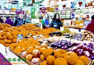 河南驻马店市：节后水果价格开始回落 ()