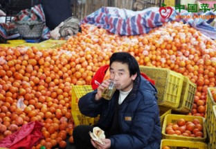 江西南昌：后期水果价格可能走低 ()