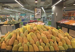 重庆：春令水果上市 价格较高 ()