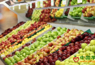 山东济南：北方鲜果人气高涨 ()