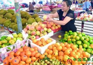 山东新泰：水果换季 热销开始 ()