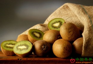 猕猴桃开始大批量上市 ()