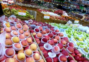 河南郑州：春节后水果销量转淡 ()