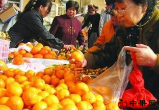 重庆酉阳：水果价格上涨明显 ()