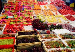 江苏徐州：水果量价齐跌 ()