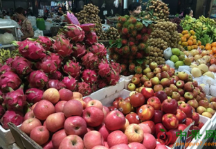 天津：应季水果上市 价格逐步回落 ()