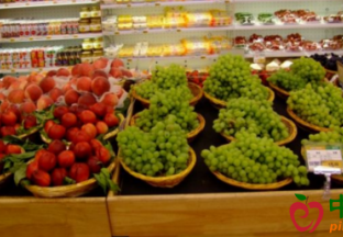 广东深圳：时令水果上市集中 ()