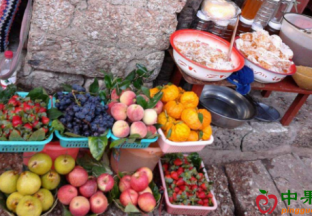 云南丽江：水果价格进入季节性下调 ()
