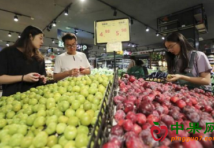 北京：水果集中上市 价格继续回调 ()