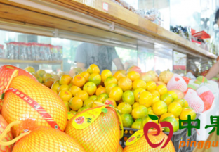 浙江宁波：秋令水果明显增多 ()